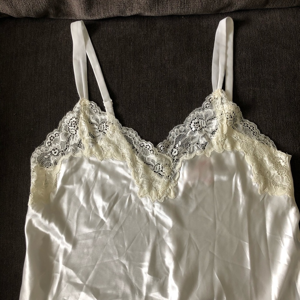 Oscar de la Renta night gown